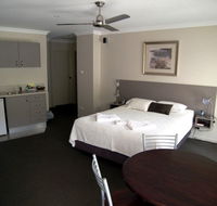 Aston Hill Motor Lodge - Tourism Noosa