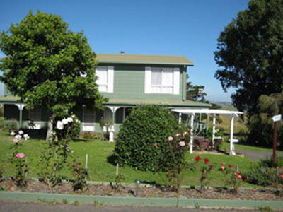 Bena ACT Tourism Noosa