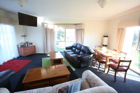 Farm Accommodation - Tourism Noosa 11