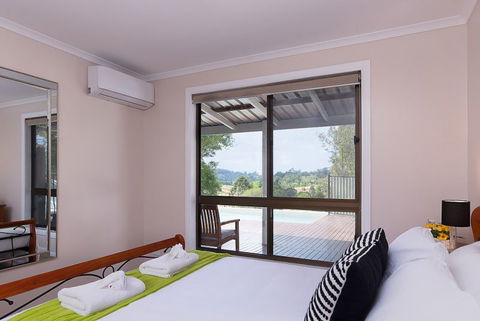 Jacaranda Cottages - Tourism Noosa 12