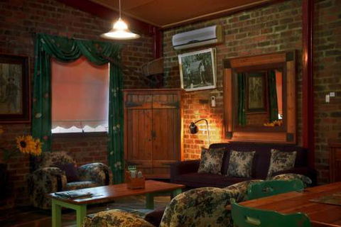 Eagle Foundry Bed & Breakfast - Tourism Noosa 1