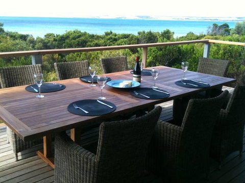 Island Beach Escape - Beachcomber - Tourism Noosa 4
