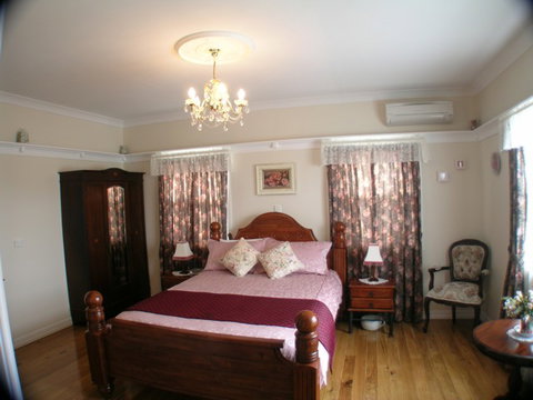 Johnstone's On Oxley Bed & Breakfast - Tourism Noosa 0