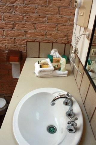 Lookout Motor Inn - Tourism Noosa 1