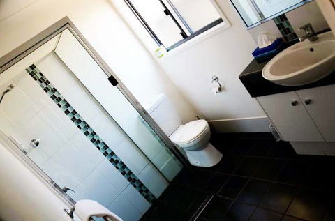 Oakey Motor Inn - Tourism Noosa 2