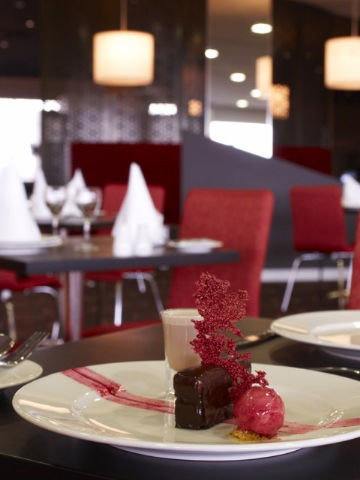 Quality Hotel Tabcorp Park - Tourism Noosa 1