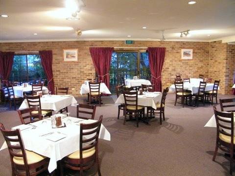 Rest Point Motor Inn And Hereford Steakhouse - Tourism Noosa 4
