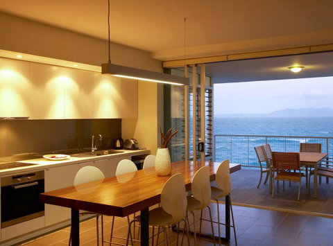 Grand Mercure Apartments Magnetic Island - Tourism Noosa 3