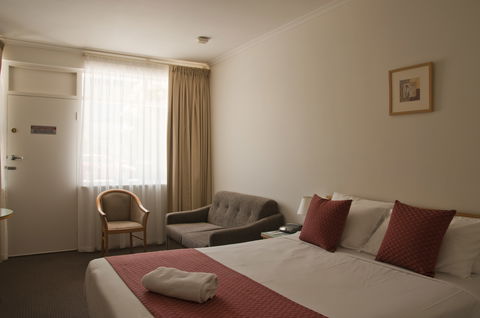 Taft Motor Inn - Tourism Noosa 1