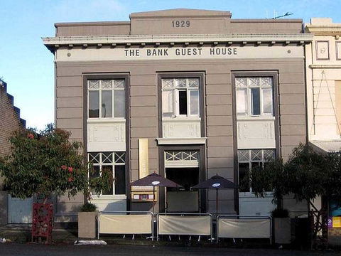 The Bank Guesthouse - Tourism Noosa 1