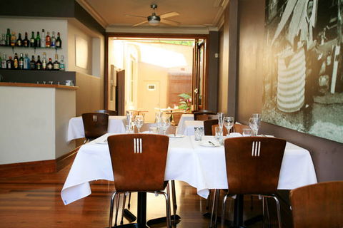 The Bank Guesthouse - Tourism Noosa 9