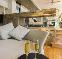 The Feathered Nest - Luxury Wildlife Retreat - Tourism Noosa