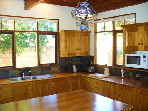 TRC House - Tourism Noosa 2