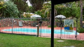 Acclaim Pine Grove Holiday Park - Tourism Noosa 0
