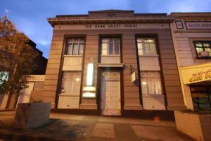 The Bank Guesthouse - Tourism Noosa 10