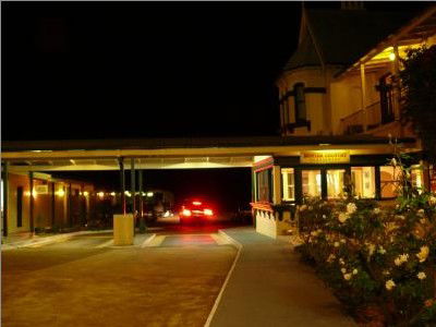 Airlie House Motor Inn - Tourism Noosa 1