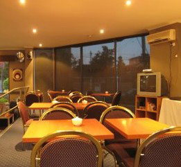 Hotel Saville - Tourism Noosa 1