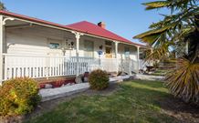 Tenterfield Cottage - Tourism Noosa 7
