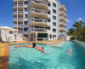 Beachside Resort - Tourism Noosa 2