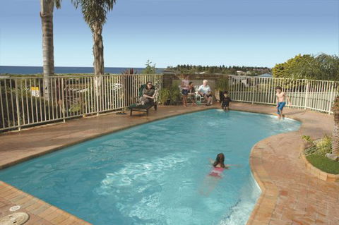 Captain's Quarters Bermagui - Tourism Noosa 5