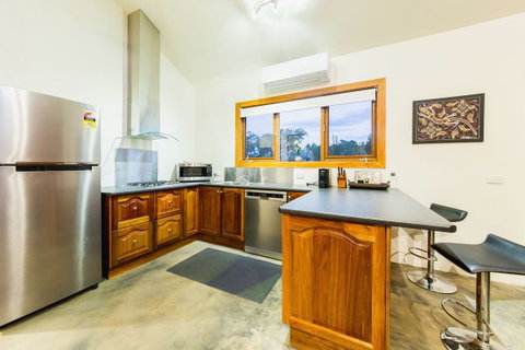 Alpine Edge Accommodation - Tourism Noosa 2