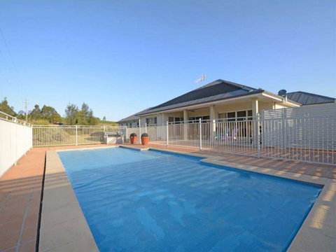 Villa Siena - Tourism Noosa 9