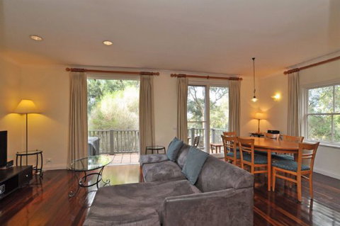 Villa Siena - Tourism Noosa 6