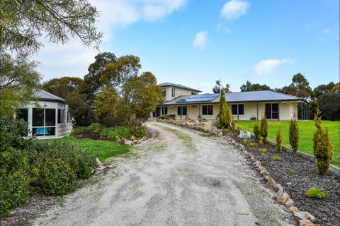 Fensom's Holiday Home - Tourism Noosa 9