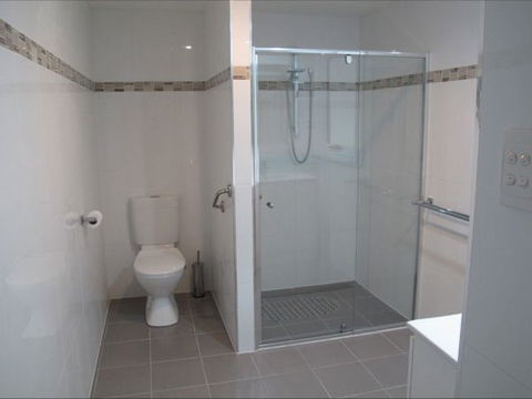 Fensom's Holiday Home - Tourism Noosa 4