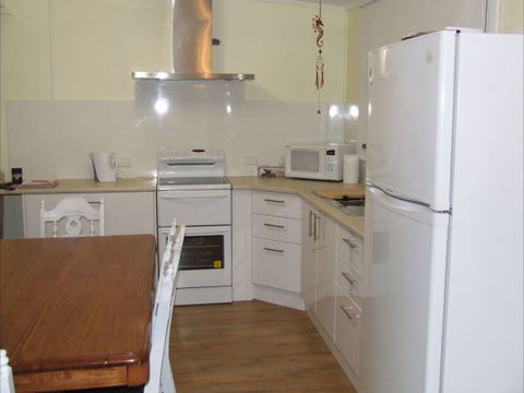 Fensom's Holiday Home - Tourism Noosa 19