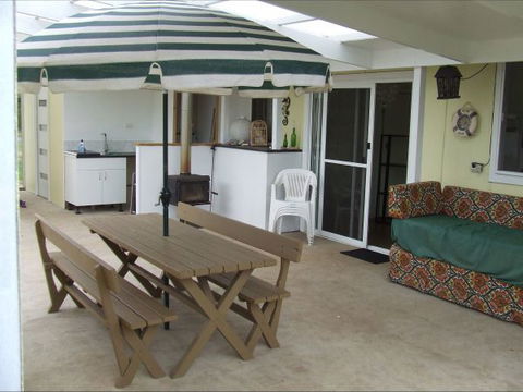 Fensom's Holiday Home - Tourism Noosa 20