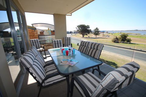 LJ Hooker Goolwa Holiday Rentals - 42 Underwood Avenue, Goolwa Beach - Tourism Noosa 1