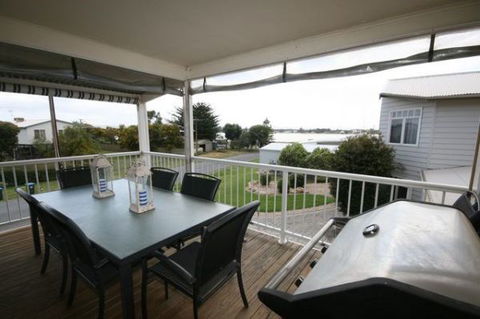 LJ Hooker Goolwa Holiday Rentals - 42 Underwood Avenue, Goolwa Beach - Tourism Noosa 6
