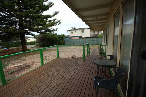 LJ Hooker Goolwa Holiday Rentals - 42 Underwood Avenue, Goolwa Beach - Tourism Noosa 15