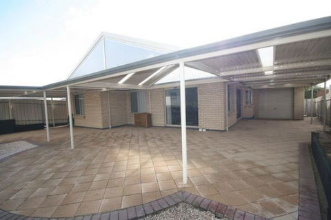 LJ Hooker Goolwa Holiday Rentals - 42 Underwood Avenue, Goolwa Beach - Tourism Noosa 23