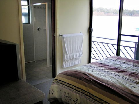 Takeme2 Houseboat - Tourism Noosa 3