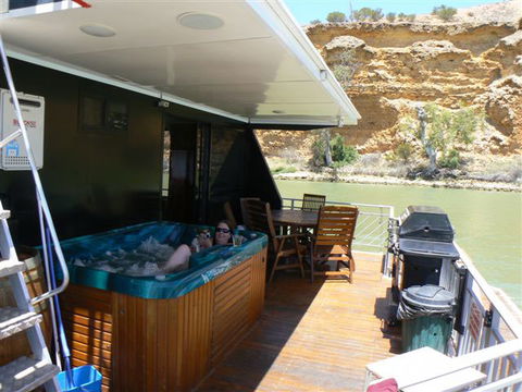 Takeme2 Houseboat - Tourism Noosa 4
