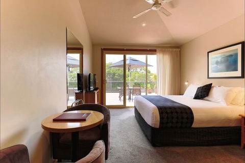 Eugenie's Luxury Accommodation - Tourism Noosa 5