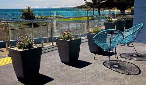 Penguin Beachfront Apartments - Tourism Noosa 0