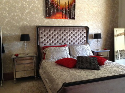 Must Love Dogs B&B And Self-Contained Cottage - Tourism Noosa 6