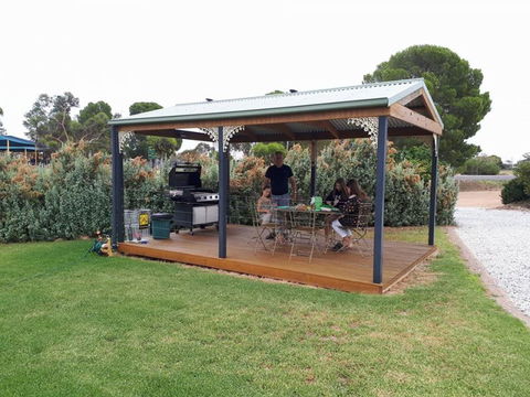 Morgan Colonial Motel - Tourism Noosa 3