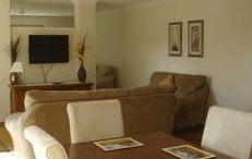 Seville House - Tourism Noosa 3