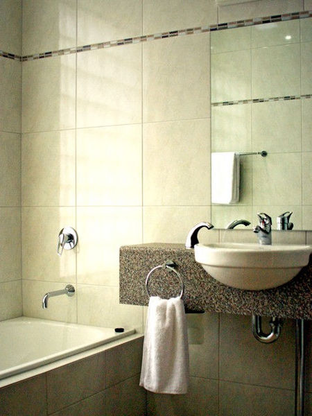 Strath Motel - Tourism Noosa 2