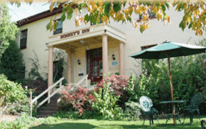 Bonney's Inn - Tourism Noosa