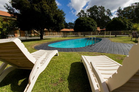 Advance Motel - Tourism Noosa 0