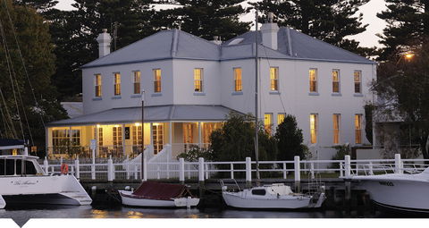 Oscars Waterfront Boutique Hotel - Tourism Noosa 0