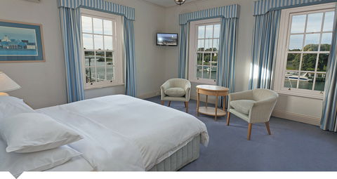Oscars Waterfront Boutique Hotel - Tourism Noosa 1