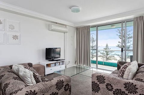 Ocean Plaza Resort - Coolangatta - Tourism Noosa 3