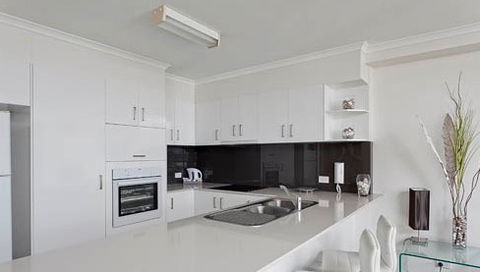 Ocean Plaza Resort - Coolangatta - Tourism Noosa 4