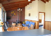 Sunflower Cottage - Tourism Noosa 3